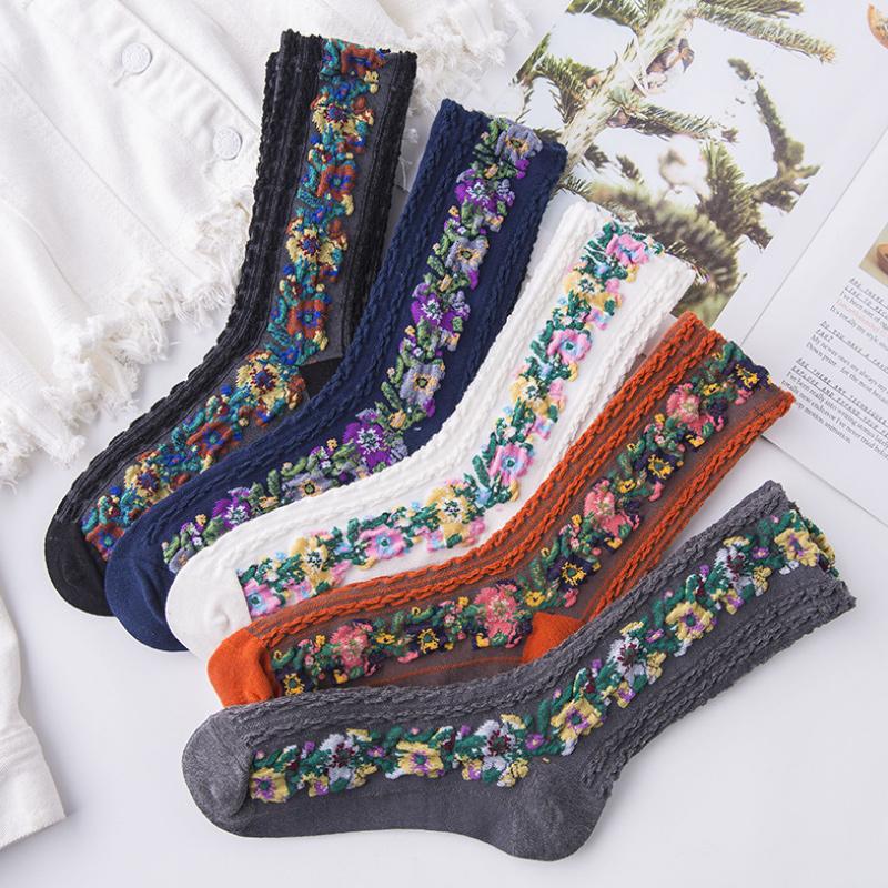 🎅Xmas Hot Sales Vintage Embroidered Floral Socks(5 pairs)